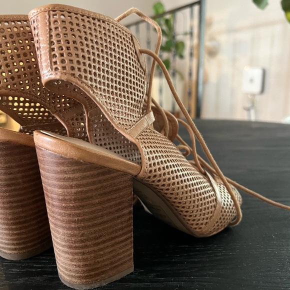 Aldo Shoes - Picture 5 of 9